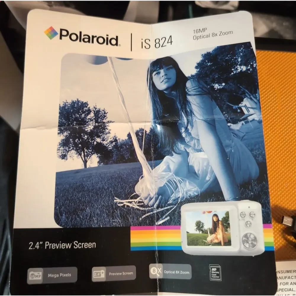 Polaroid iS824 White Digital Camera 16MP, 8x Optical Zoomb1080p HD W/ 4GB Card